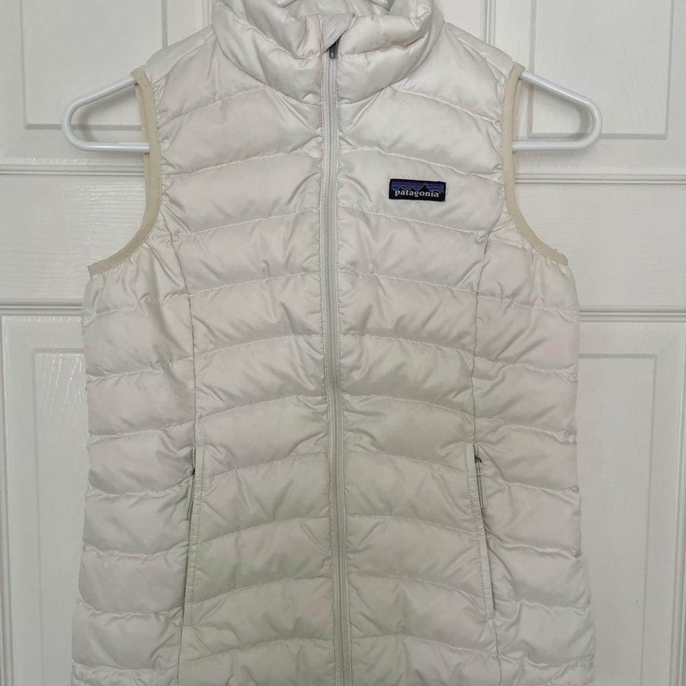 Patagonia Ivory Quilted Down Vest, Girls size M